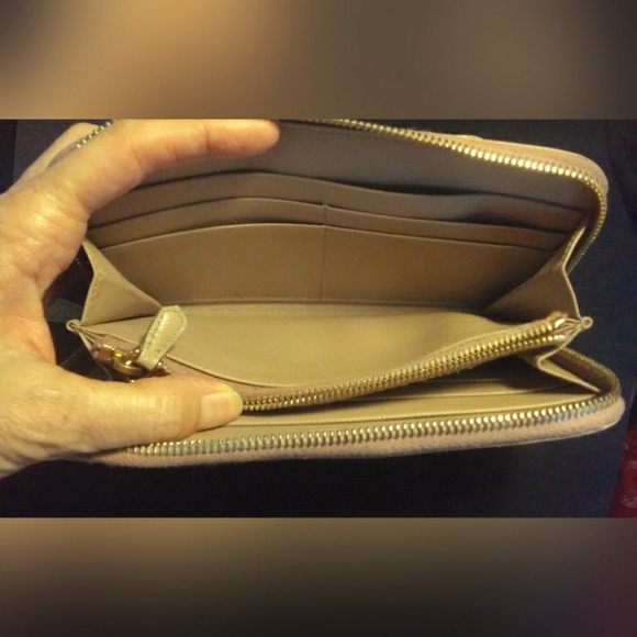 BEAUTIFUL PRADA SAFFIANO LEATHER FULL SIZE WALLET BEIGE COLOR W/ FRONT BOW - Picture 2 of 14